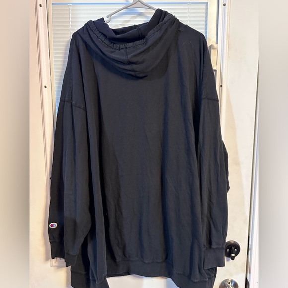 Champion Classic Black Sweatshirt - Picture 2 of 3